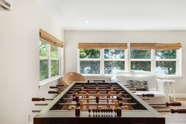 083d41ad.f10 768x512