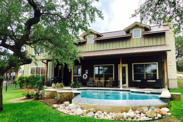 635626 14320031 768x512