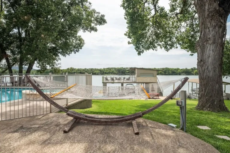 93511848 9456 4547 8044 d7810416f063 768x512