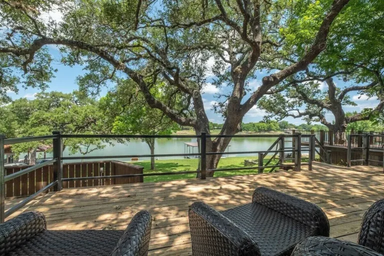 9db48678.f10 768x512