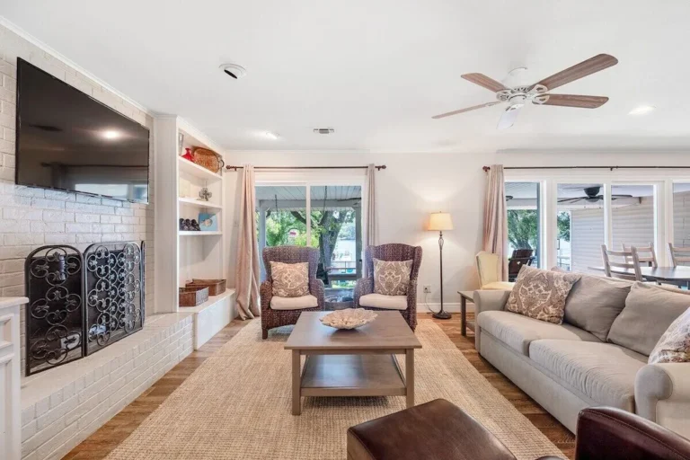 a643f196.f10 768x512