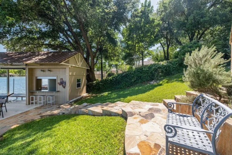 c3d26690.f10 768x512