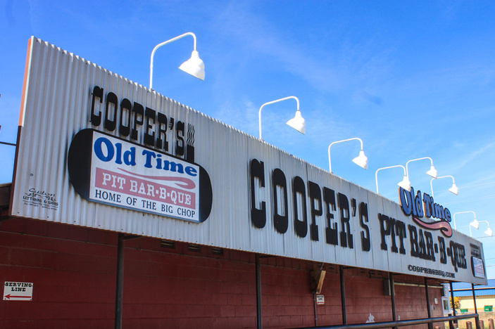 coopers pit bar b que in llano