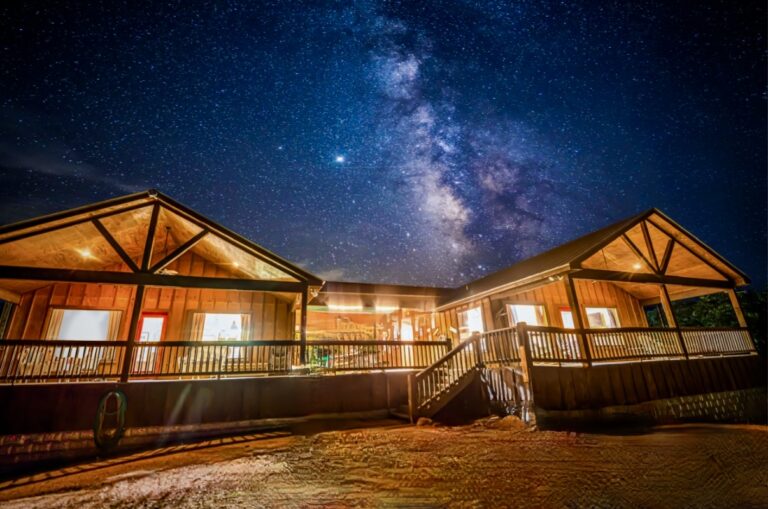 2. Cabins Under Stars 768x509