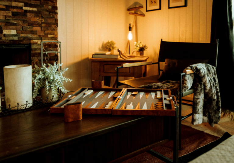 34. Games w Friends  768x536