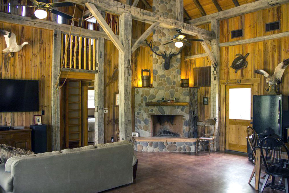 Lake Buchanan Lodge: Rustic without roughing it
