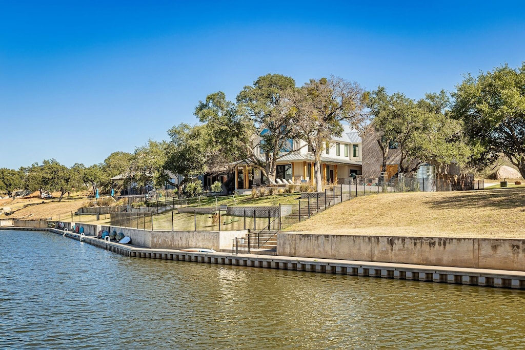 Sleepy Oaks on Lake LBJ