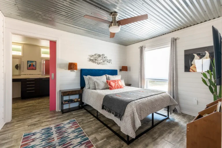 Saturn Ranch Bedroom1 768x512