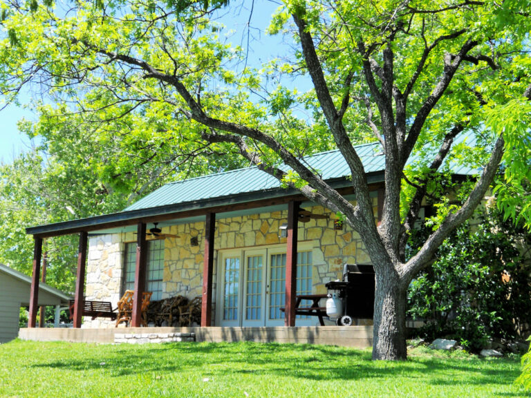 llanooutside2 orig 768x576