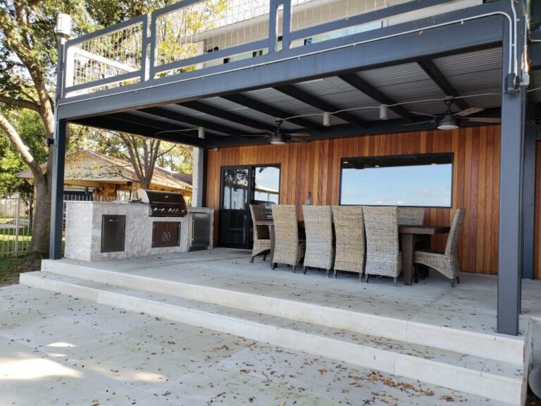 outside dining area with outdoor kitchen 768x576