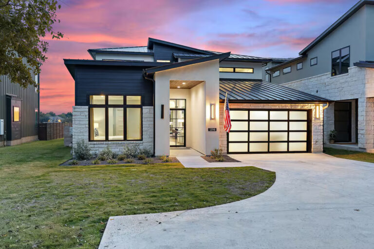 1298 Euel Moore 3 768x512