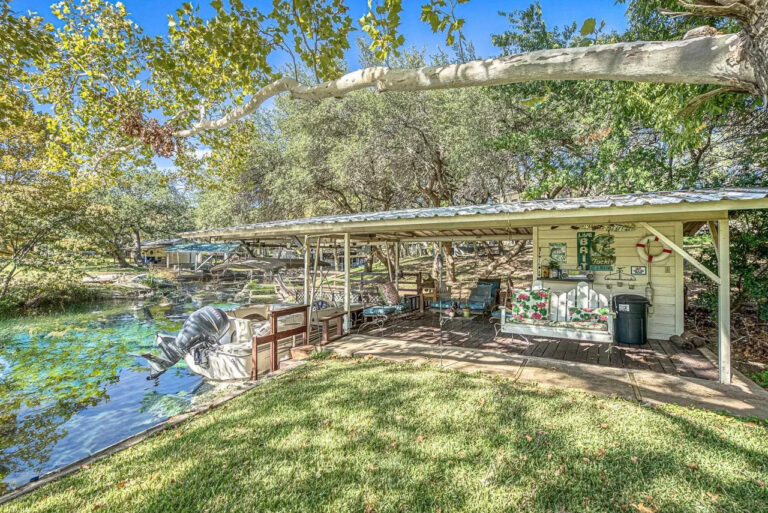 207 red bird boat house 768x513