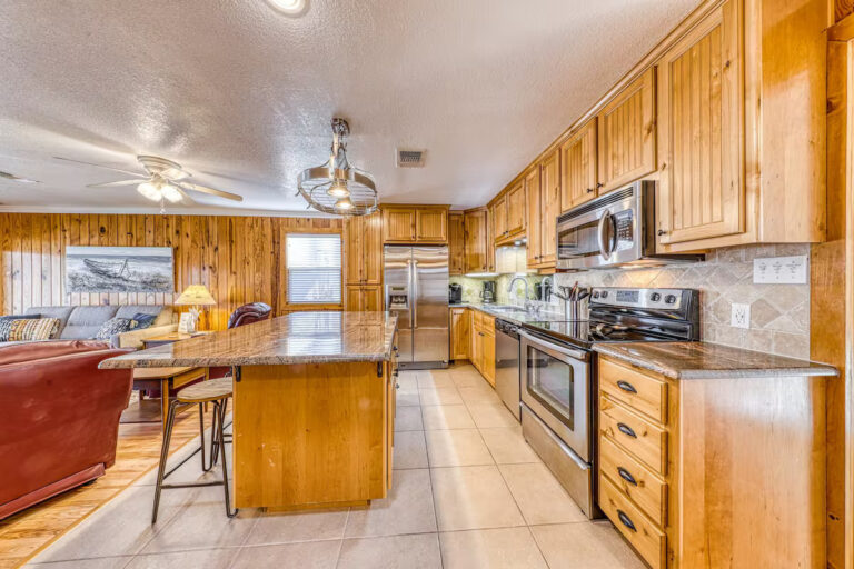 2520 Williams Lakeshore 5 768x512