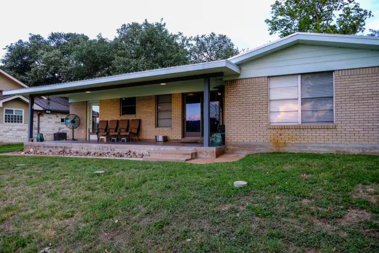 3608 River Oaks 1 768x512