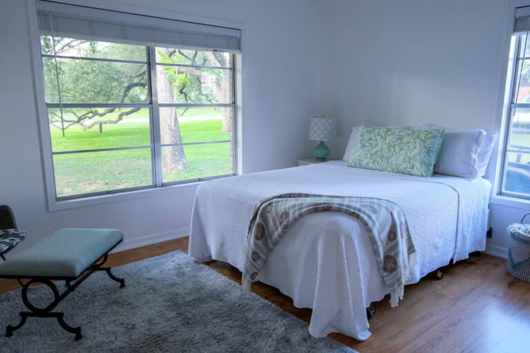 3608 River Oaks 4 768x512