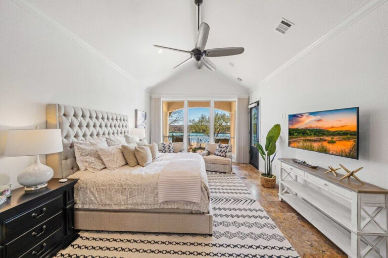 Beachfront Villa 5 768x512