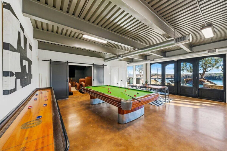 Beachfront Villa 6 768x512