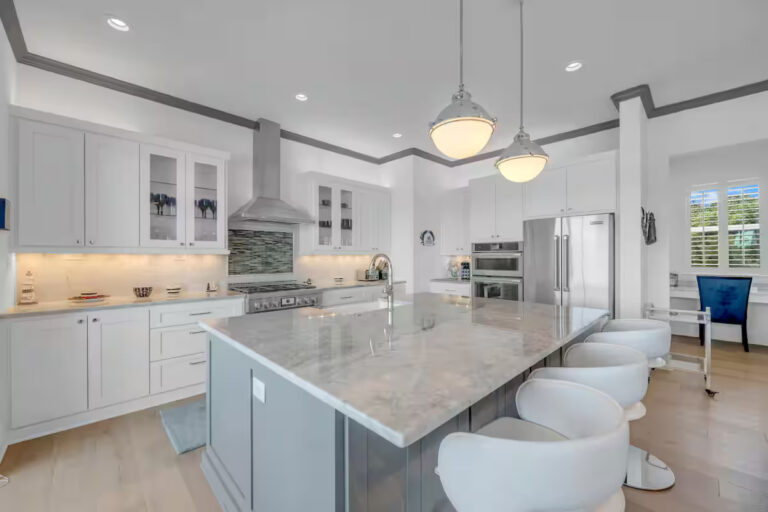 Blue Heron 4 768x512