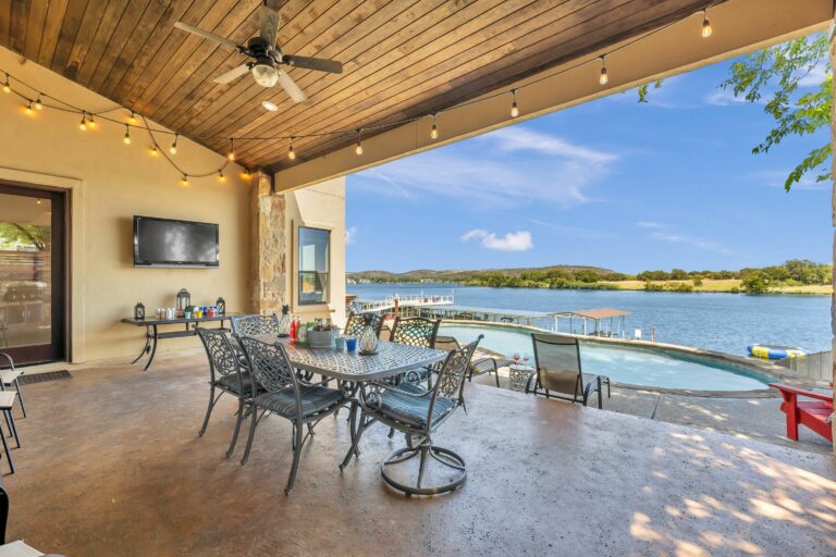 Christopher 6 768x512