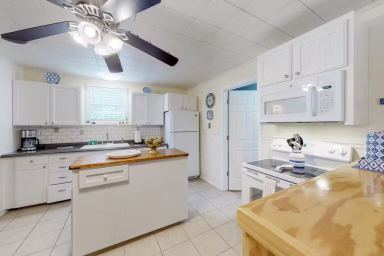 Grace Cottage kitchen 768x512