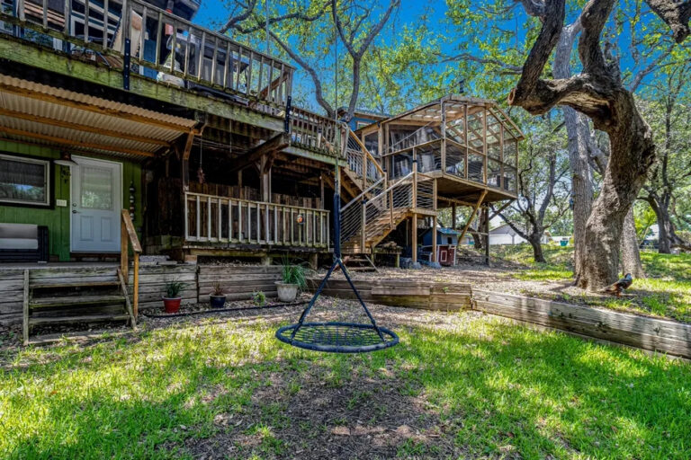 LL Treehouse 2 768x512