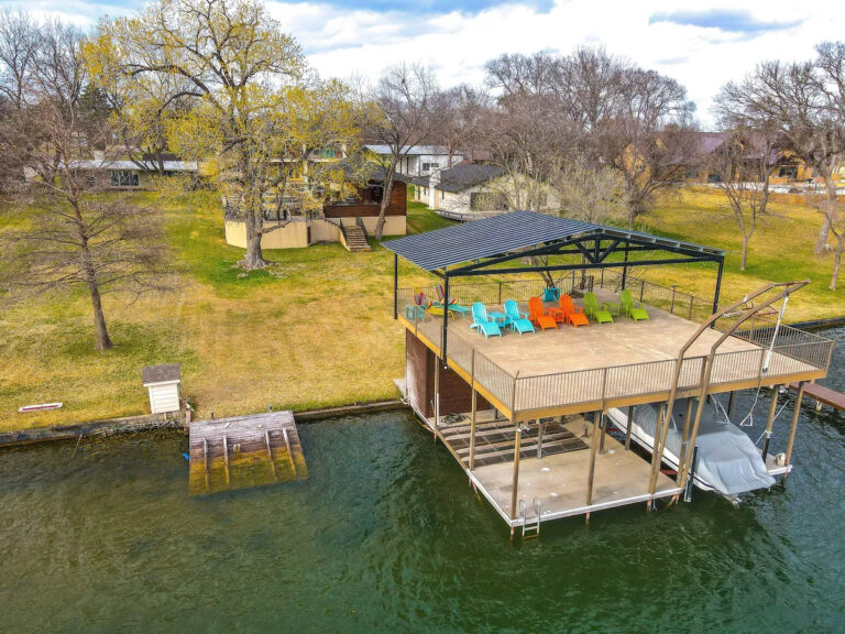 Lakeside Retreat 3 768x576