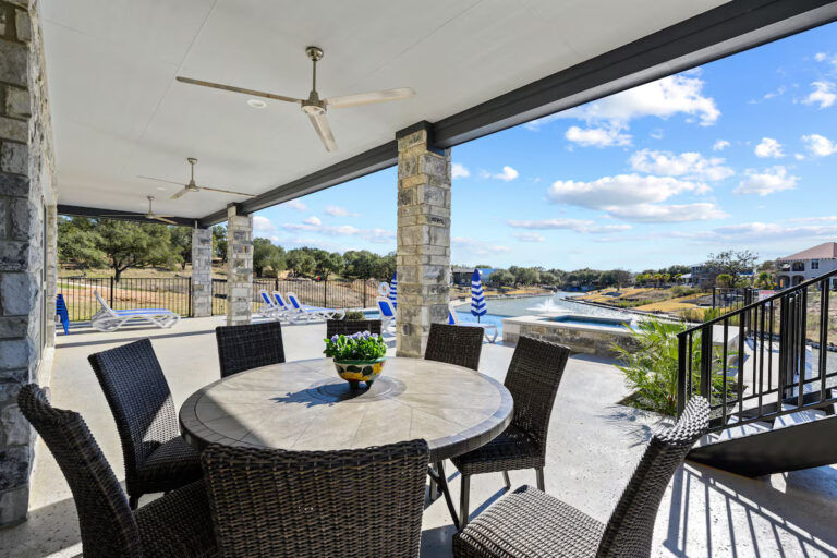 Osi Lago bottom deck lake 768x512