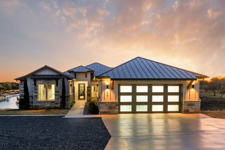 Osi Lago front of house 768x512