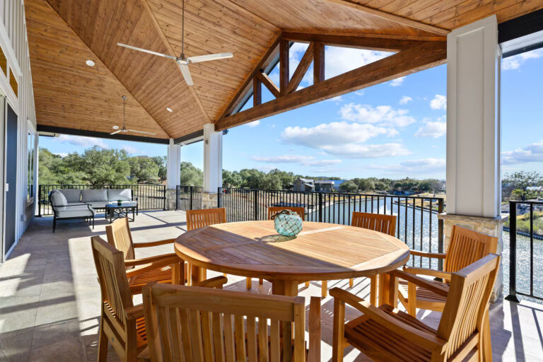 Osi Lago upper patio lake 768x512