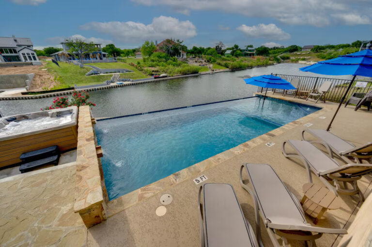 Sleepy Oaks 1 768x511