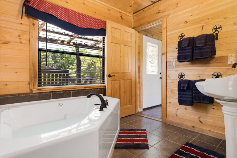 WTO Texas Cabin 4 768x512