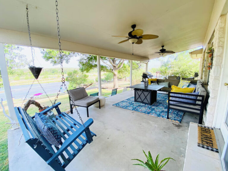 Pearl Haus patio 768x576